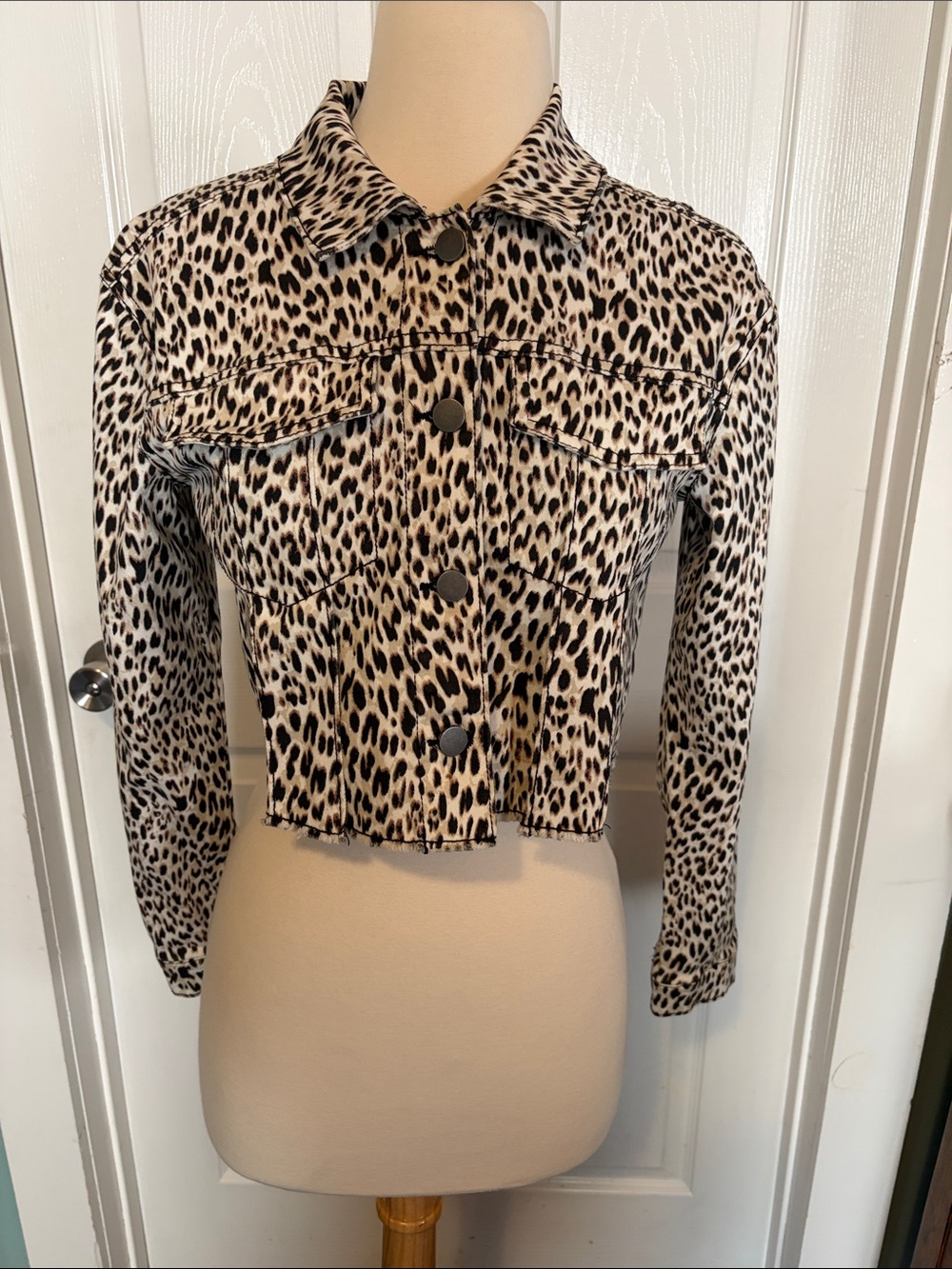 Candie's Leopard Print Cropped Button-Down Jacket in Beige and Black